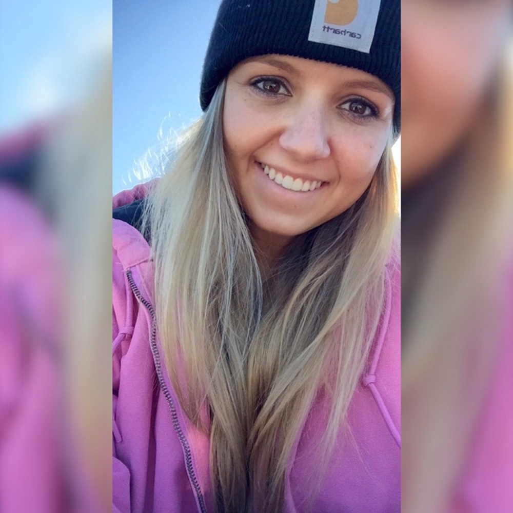 Meet Your Posher, Holly!